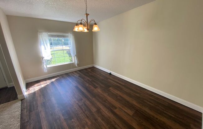 3 beds, 2 baths, $1,775, Unit # OAKLAND HLS