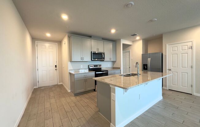 3 Bedroom, 2.5 Bath Town Home in Greens at Forest Lake!