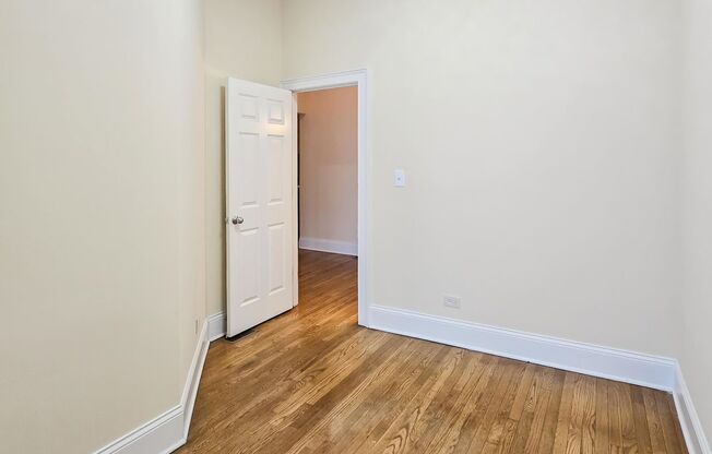 3 beds, 2 baths, 1,365 sqft, $4,250, Unit 877-D1