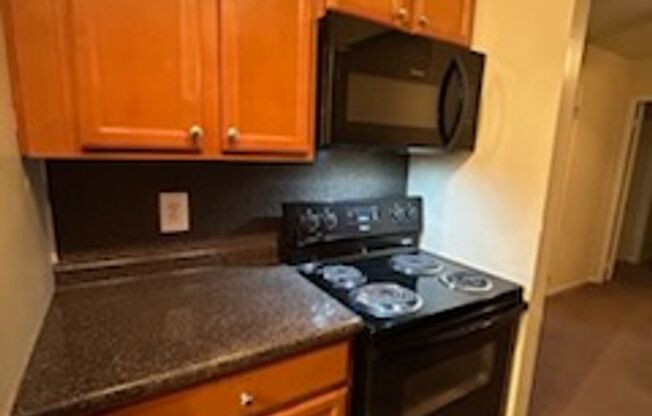 1 bed, 1 bath, 734 sqft, $1,350, Unit K09