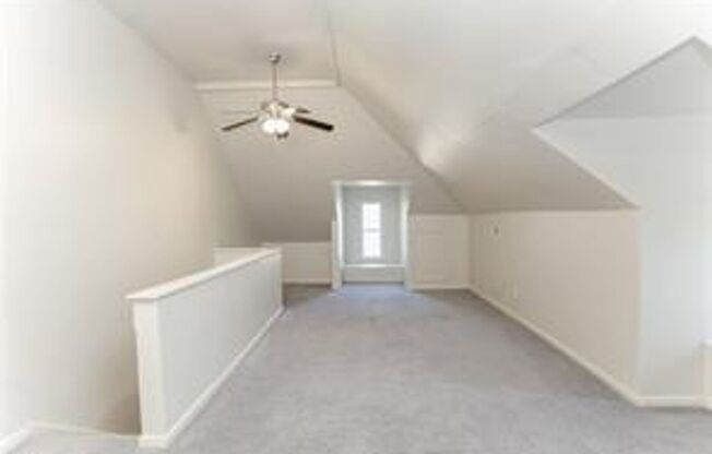 2 beds, 1 bath, $1,350, Unit 2