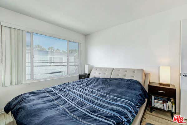 10 19 AVE