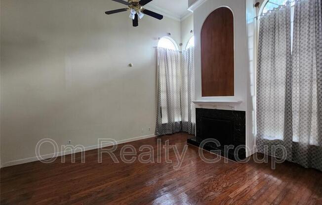 6105 INWOOD DR