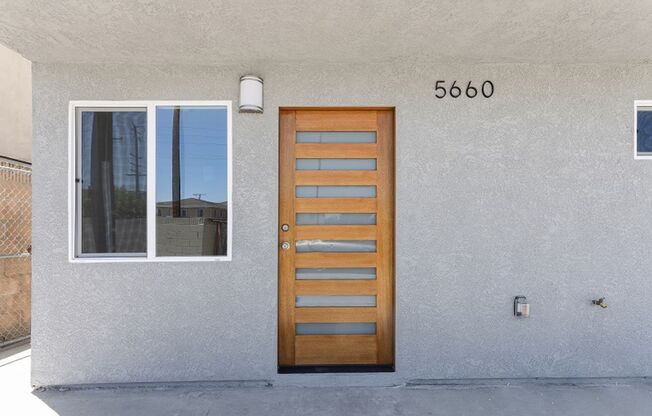 2 beds, 1 bath, $2,666, Unit 5660 1/2