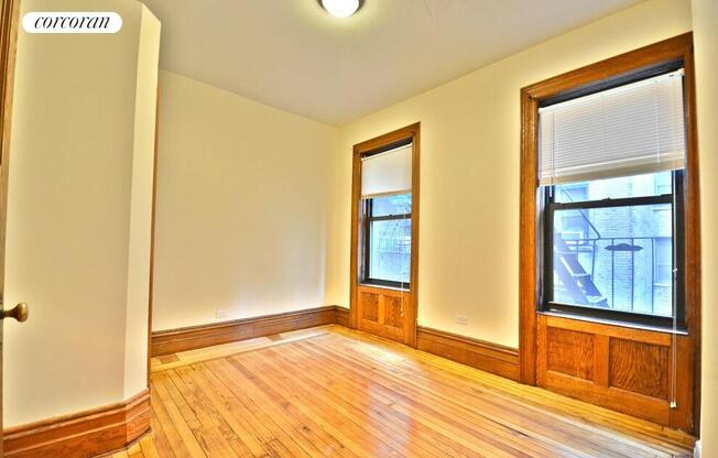 505 W 122 ST