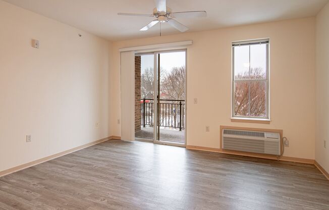 Studio, 1 bath, 475 sqft, $1,520, Unit B-109