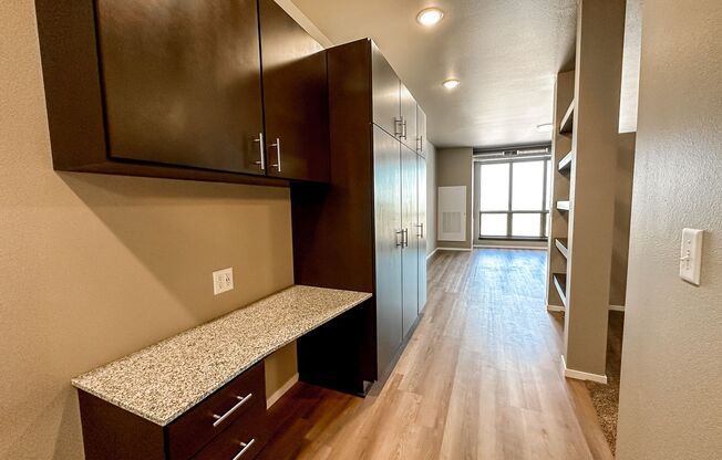 Studio, 1 bath, 605 sqft, $895, Unit Bldg 4 Apt 4206