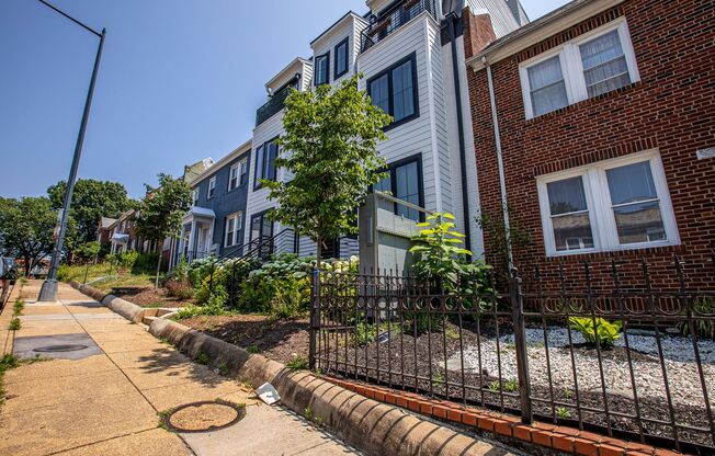 Lovely 1 BR & 1 Den/2 BA Condo in Trinidad!