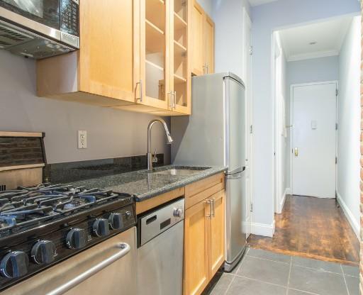 3 beds, 2 baths, $7,895, Unit 5B