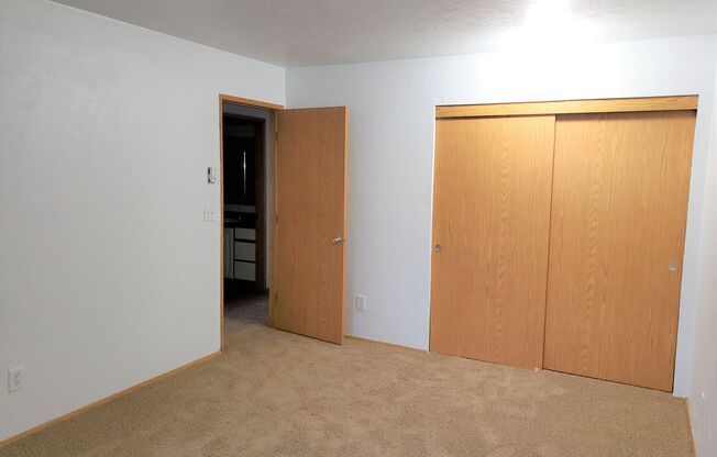 1 bed, 1 bath, $1,275, Unit 038