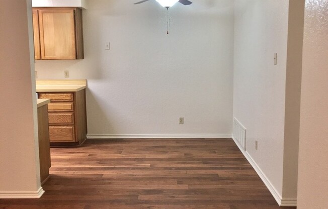 2 beds, 1 bath, $1,295