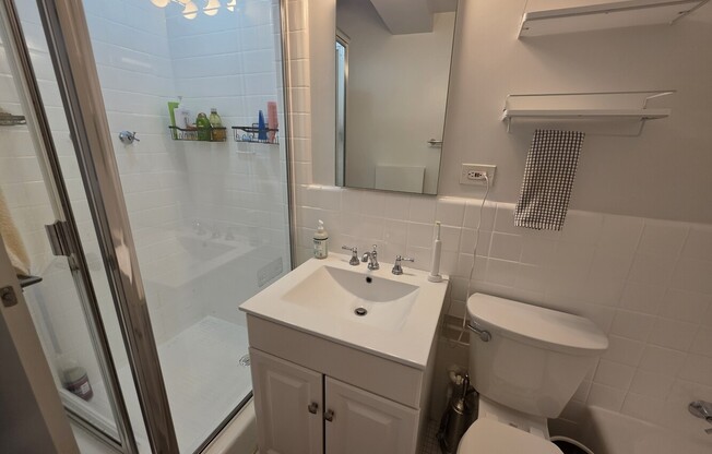 2 beds, 2 baths, 1,160 sqft, $7,950, Unit 8H