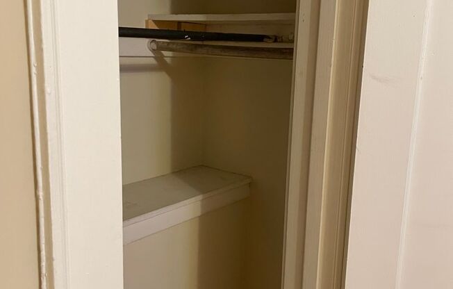 1 bed, 1 bath, 600 sqft, $969, Unit 215