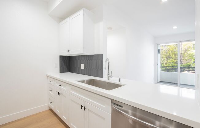 2 beds, 2 baths, $3,550, Unit 101