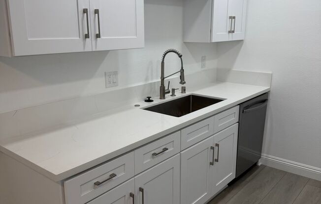 2 beds, 1 bath, 802 sqft, $2,845, Unit 6930-E