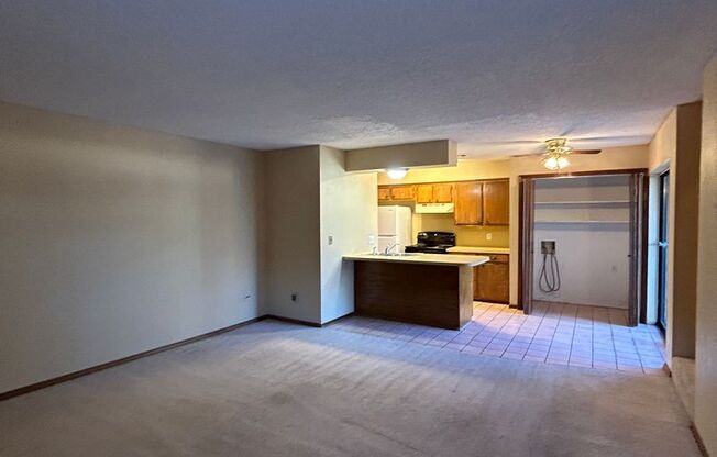 2 beds, 1 bath, 1,150 sqft, $895, Unit Unit C