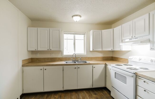 2 beds, 1 bath, 765 sqft, $1,220, Unit 2734