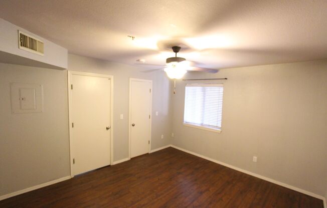 1 bed, 1 bath, $1,600, Unit # 8 163