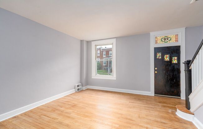 737 E. 37th St. - Charming 2 bed, 1 bath Porch Front Townhouse