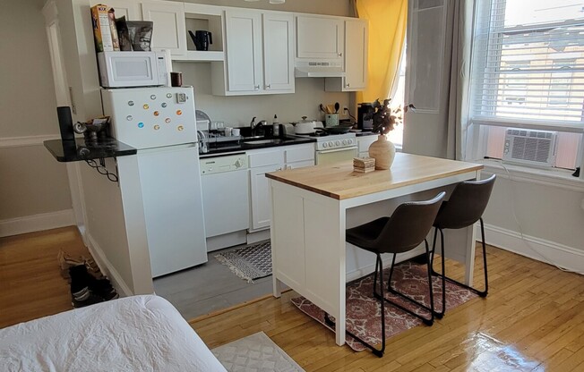 Studio, 1 bath, $2,270, Unit 15