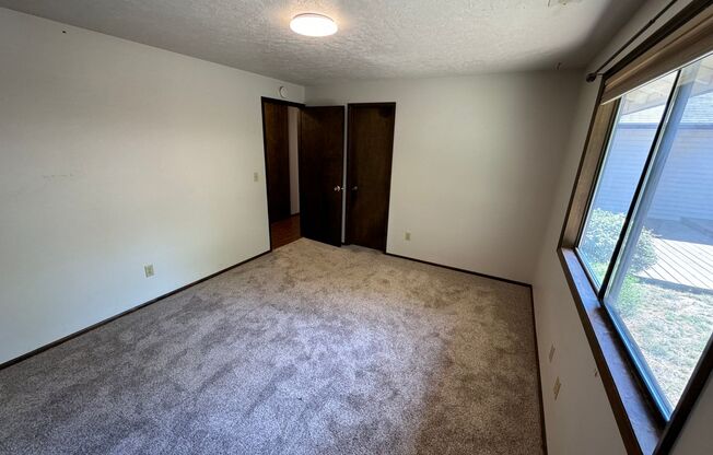 3 beds, 1 bath, $1,900