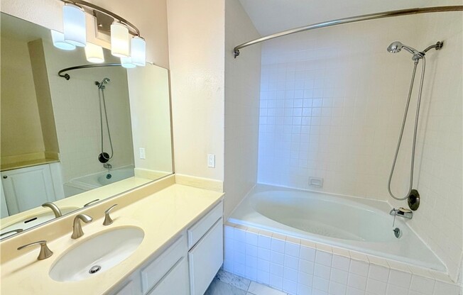 2 beds, 2.5 baths, 1,602 sqft, $4,200, Unit 1508