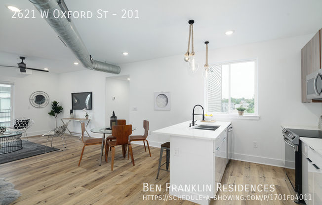 2621 W OXFORD ST