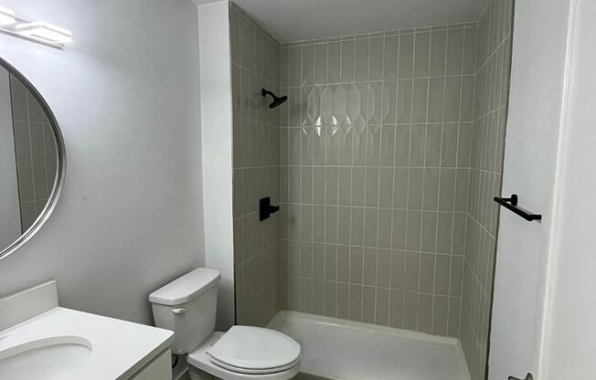 3 beds, 2 baths, 1,600 sqft, $3,100, Unit 513