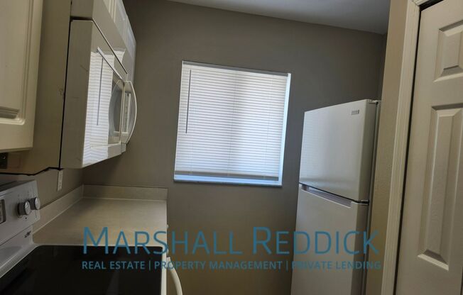 Super cute 2 bedroom 2 bath close to pine island and del prado