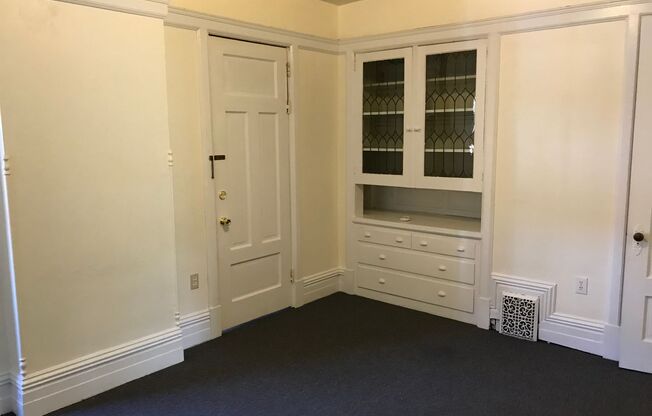 1 bed, 1 bath, $725, Unit 2W - 1