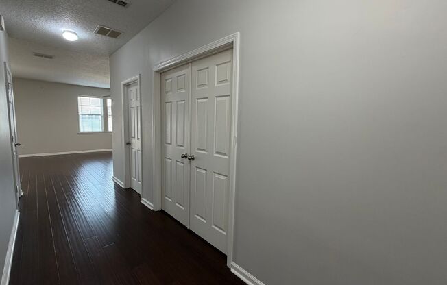 Beautiful 3 Bed/3 Bath Corner-Lot Home in Manadrin -  Fenced-in Backyard, Garage, Bonus Room, Resort-Style Amenities!