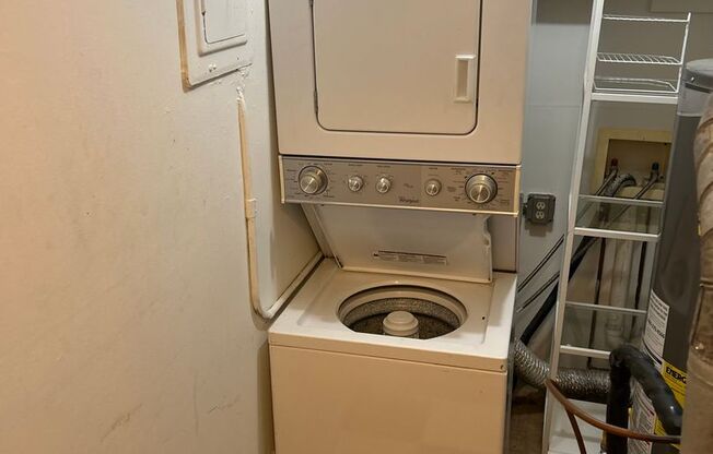 1 bed, 1 bath, 875 sqft, $1,525, Unit 909 #5