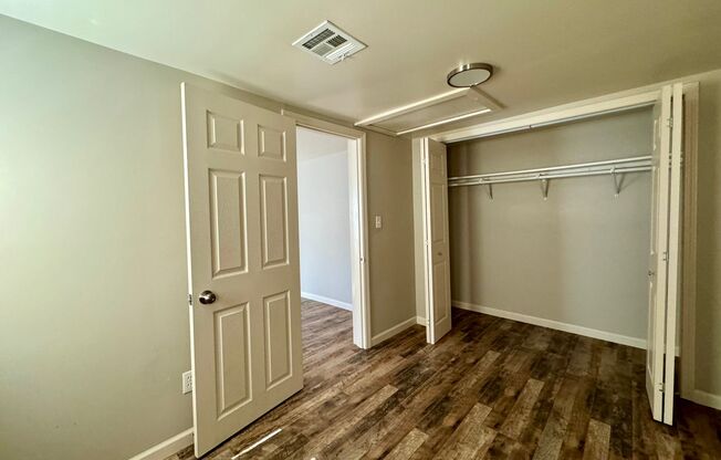 3 beds, 1 bath, $895