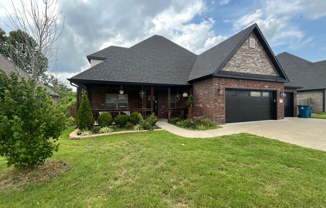 Bentonville Willowbrook Farms 4 Bedroom Home!