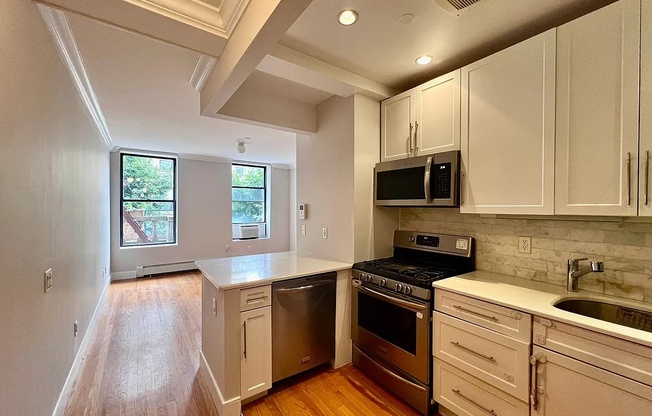 118 W 112th St