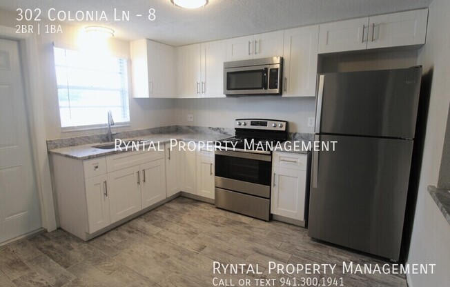 302 COLONIA LN