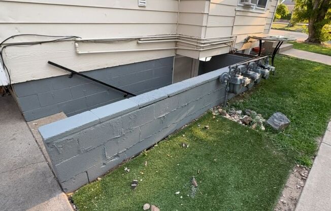 Bright & Spacious 3 Bed 1 Bath Apartment