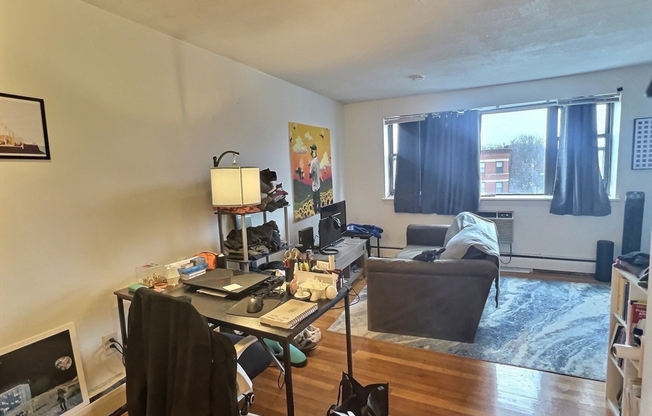 Studio, 1 bath, 999 sqft, $2,150, Unit 20
