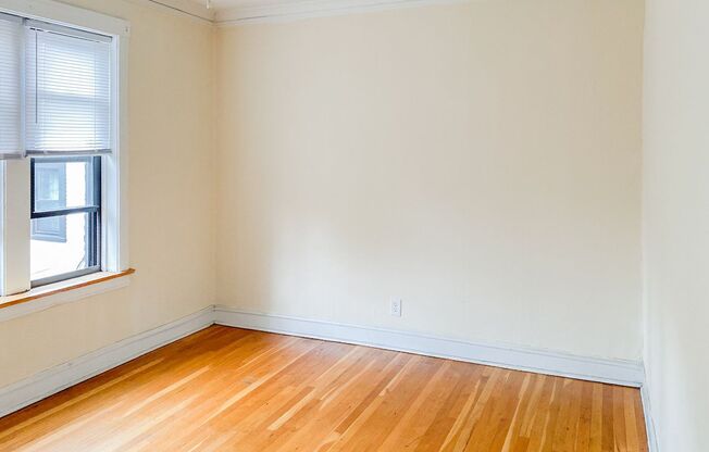 1 bed, 1 bath, 925 sqft, $1,750, Unit 3927-2