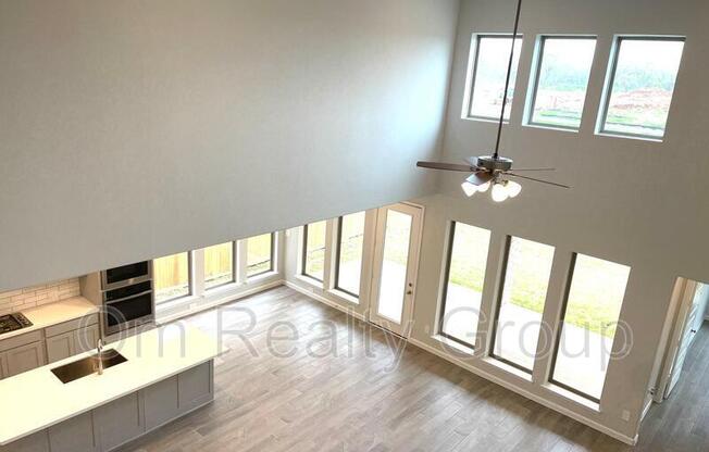 8806 MORNING GLOW DR