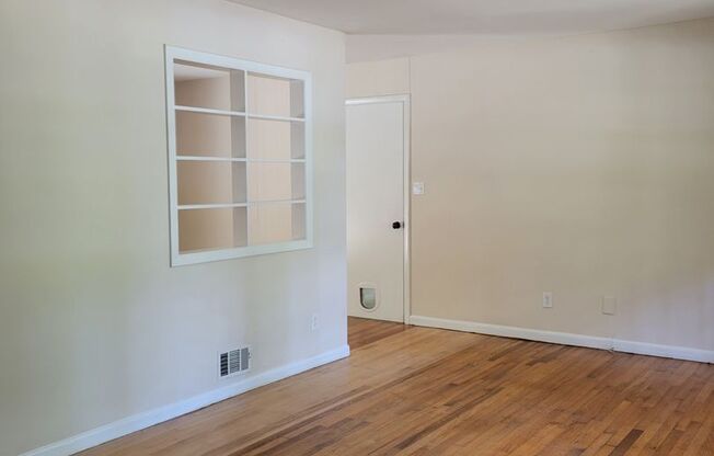 3 bedroom house in Athens!