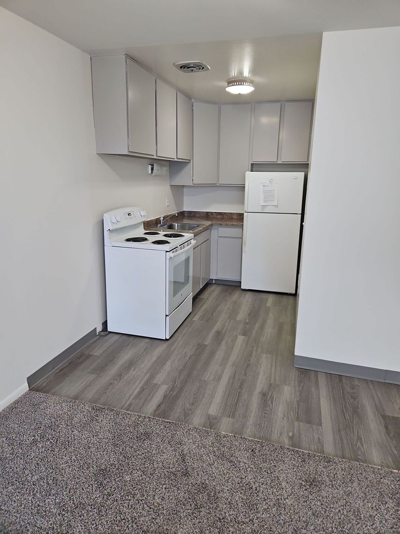 Riverland Apartments