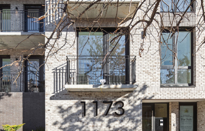 1173 ROGERS AVE