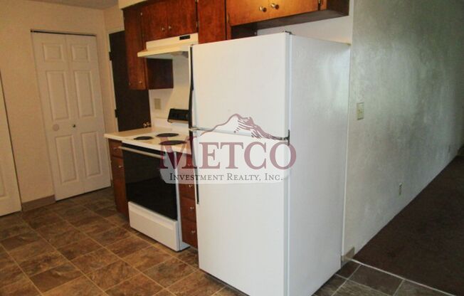 2 beds, 1 bath, 924 sqft, $1,495, Unit 740