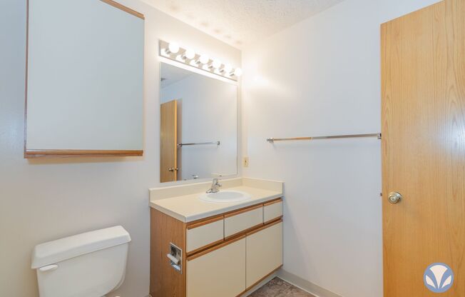 1 bed, 1 bath, 837 sqft, $1,210, Unit AL-5
