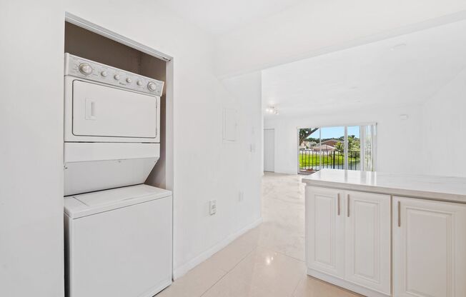 Peaceful corner unit 2 Bed 2 bath overlooking beautiful lake