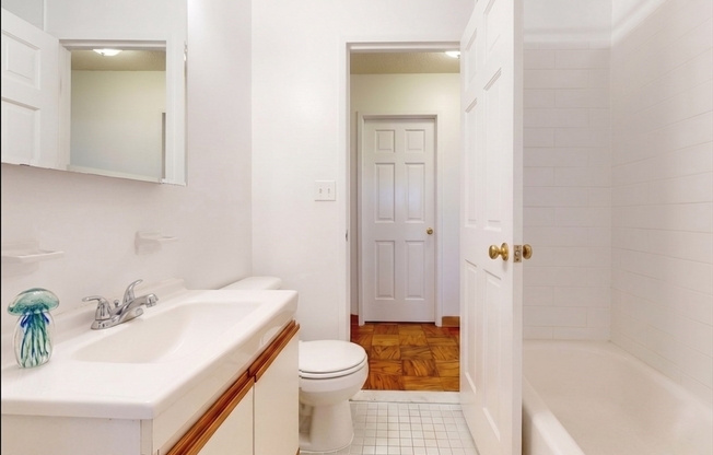 1 bed, 1 bath, 930 sqft, $3,300, Unit 514