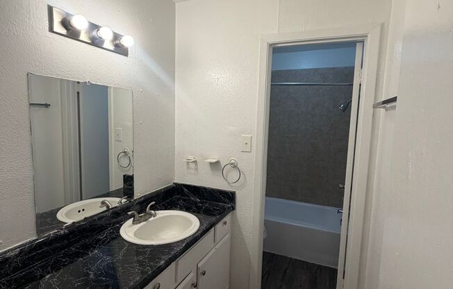 1 bed, 1 bath, 725 sqft, $1,200, Unit 1006