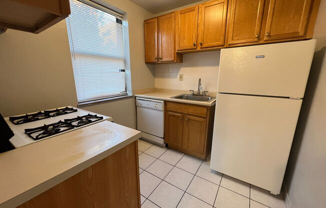 3 beds, 1 bath, 1,000 sqft, $2,217, Unit 6224 Fifth Ave. #116F