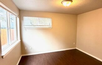 Studio, 1 bath, 520 sqft, $1,350, Unit Centennial St., 737 SE